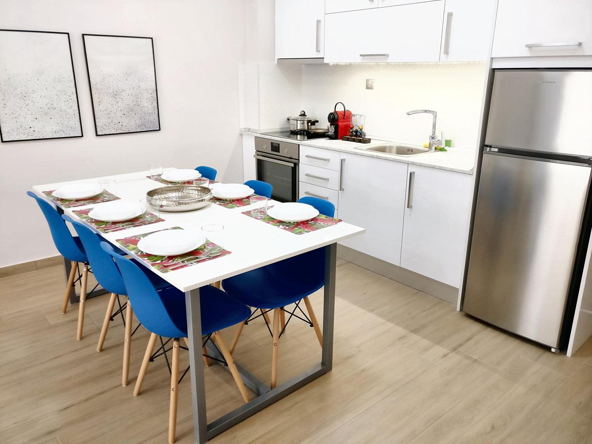Center With A Modern Breeze Apartment *