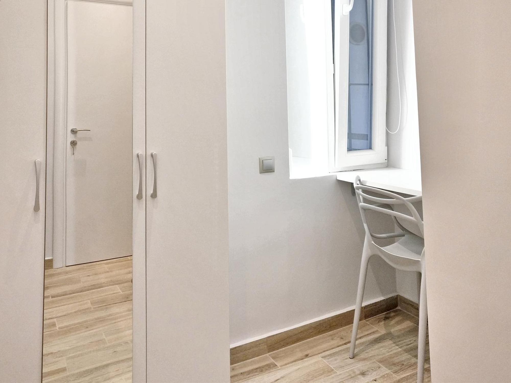 Center With A Modern Breeze Apartment *